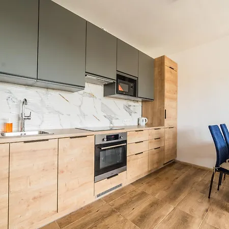 Grochowska Comfort By Bookinghost Apartment *